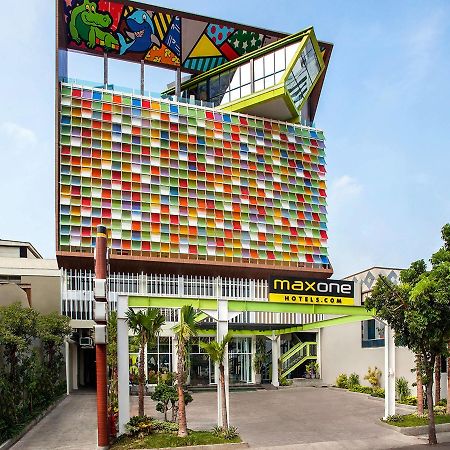 Maxonehotels.Com At Tidar Surabaia Exterior foto