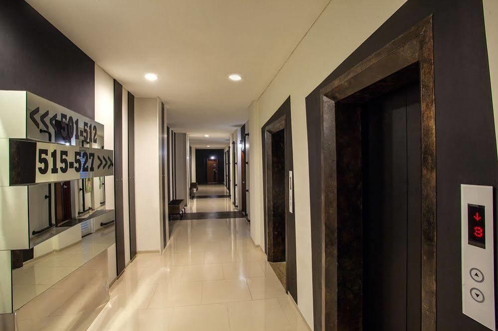 Maxonehotels.Com At Tidar Surabaia Exterior foto